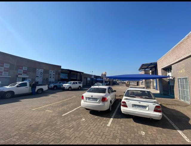 430M² WAREHOUSE TO LET IN SPRINGFIELD